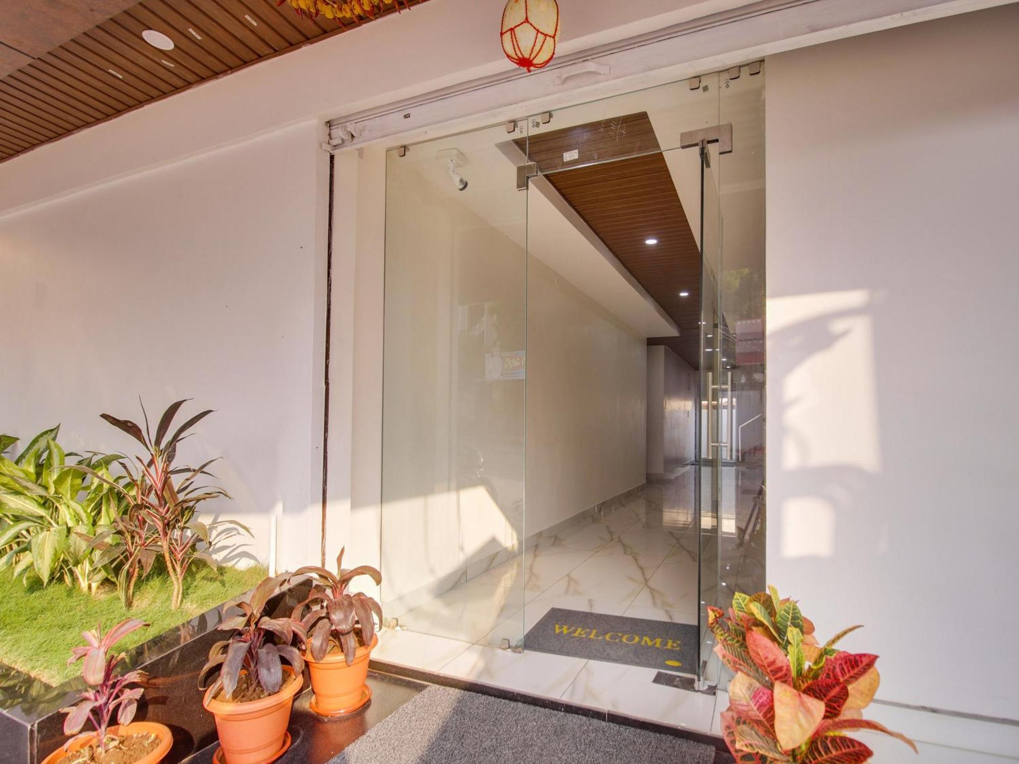 Hotel O Rr Residency Khammam Exterior foto