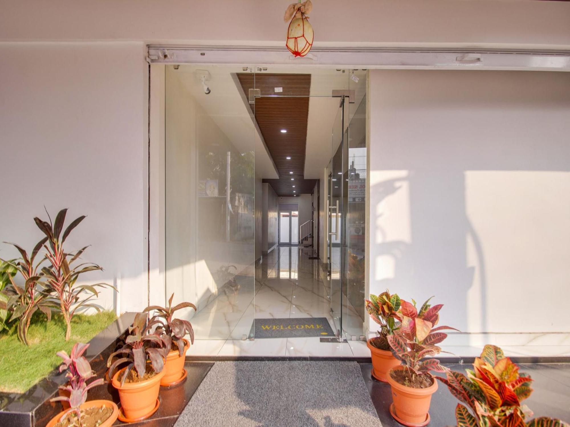 Hotel O Rr Residency Khammam Exterior foto